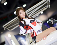 요트위에서 상큼 발랄한 레이싱 모델 엄지아