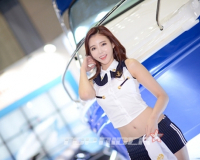 레이싱 모델 김보라, 마린룩으로 상큼하게