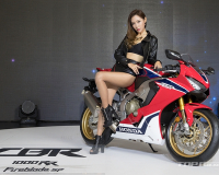 혼다, 리터급 슈퍼바이크 CBR1000RR SP 출시