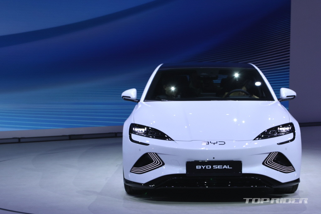 BYD 씰 실차 살펴보니, 테슬라 모델3 가성비 버전