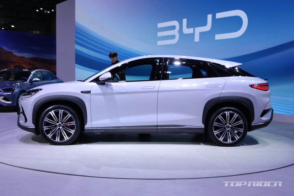 BYD 씨라이언7 실물 공개, 쏘렌토 HEV와 가격 경쟁